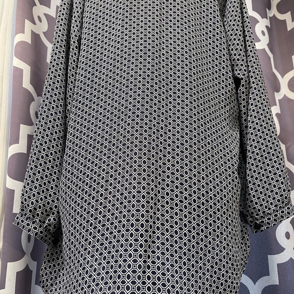 Laundry By shelli argali - Picture 3 of 4